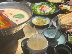 -湊湊火锅·茶憩(新中关购物中心店)