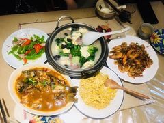 昂刺鱼炖豆腐-吉事利茶餐厅