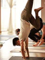 -酉嘉瑜伽YO+YOGA