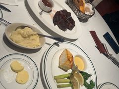 -Wolfgang’s Steakhouse 沃夫冈牛排馆(上海白玉兰广场店)