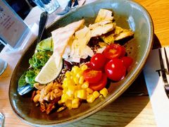 鸡肉牛油果沙拉-The Diner X餐厅(青岛万象城店)