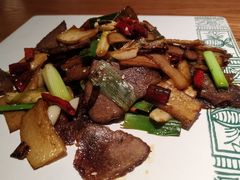 杏鲍菇炒牛肉-云海肴·汽锅鸡·云南菜(高德置地店)