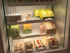 面包甜点陈列柜-好利来(八里庄店)