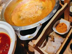 -野山舂·贵州现舂酸汤牛肉(鸿通城店)