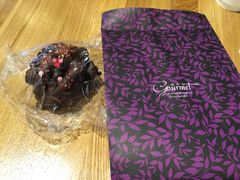 辣味巧克力糖霜雪球-西点坊(浦东香格里拉店)