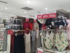 -优衣库(威海威高购物中心店)