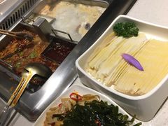 -海底捞火锅鲜切牛肉主题店(长寿路店)