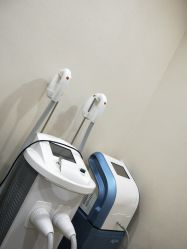 -苗方清颜痘肌研究所