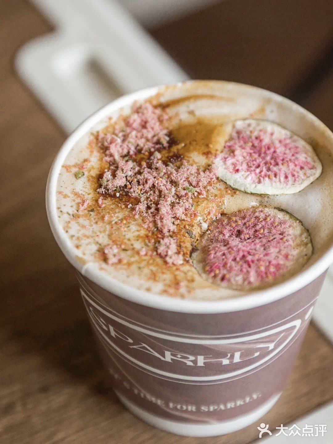 广州探店|会发光的复古咖啡厅☕
