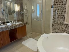 -汕尾巴黎半岛酒店