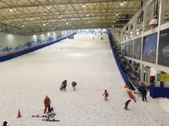 -乔波室内滑雪场