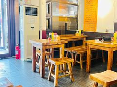 -丽虹云南过桥米线(兴工街店)