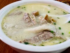 -胡子饮食店