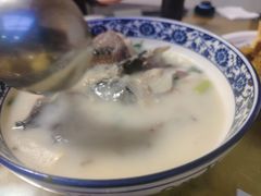 -美顺香食府鱼头老店(雪野湖店)