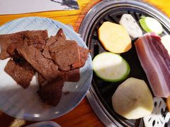 烤肉-唯成•韩国炭火烤肉 유성고기