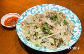 Preserved Vegetable and Minced Pork Fried Rice Noodles