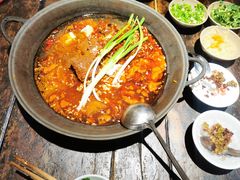 -四小区火锅·巷子里的重庆火锅(花照壁店)