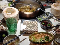 -喃喃椰·糟粕醋·椰子鸡火锅(七堡花园店)