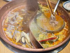 -洱火云南酸菜牛肉火锅(石景山当代商城店)