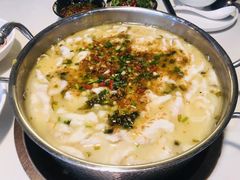 -德林酸菜鱼火锅(南丹店)