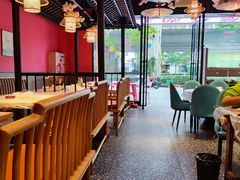 -老街烧烤大排档·地道湖北菜·龙虾馆(汉口火车站店)