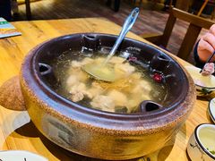 -老滇山寨•云南特色菜•地方菜•民族风情歌舞表演(金碧店)