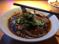 牛腱子泡椒酸辣粉-村外有星光小食铺(长嘉汇店)
