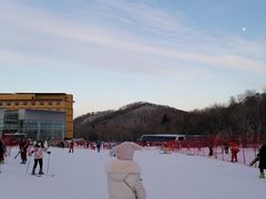 -亚布力新体委滑雪场