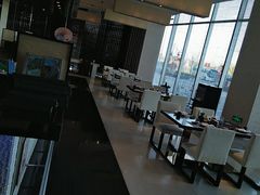 大堂-天津滨海圣光皇冠假日酒店 霞·日餐厅