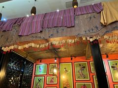 -香巴拉云南餐厅(华莱坞店)