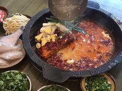-黄潇洒老火锅(九眼桥宏济巷店)