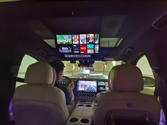 -理想汽车(世纪汇店)