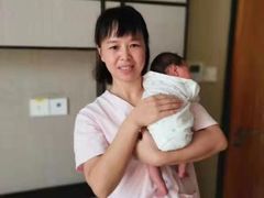 -爱月宝月嫂育儿嫂母婴