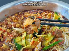 -周良天山牛杂城(天山路总店)