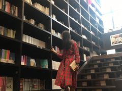 -钟书阁(松江泰晤士小镇店)