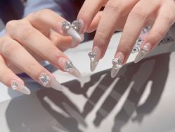 -丽心自助美甲美睫