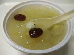 银耳莲子羹-一心一味(水围店)