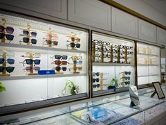 -翰佐蔡司小乐圆·依视路星趣控·暴龙眼镜折扣店