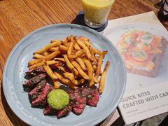 -ROAST coffee & eatery