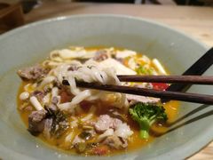 茄汁黑猪片儿川-陳八两面家(滨江天街店)