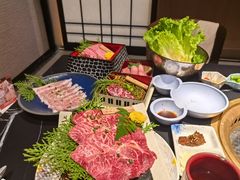 -山川小町·极番烧肉(新地假日广场店)