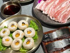 -围炉肉舍•炭烤活鳗•丹东海鲜烤肉(步行街店)