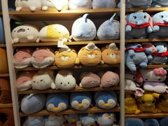 -名创优品(北京新中关购物中心地铁层店)