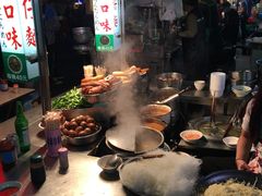 -六合夜市