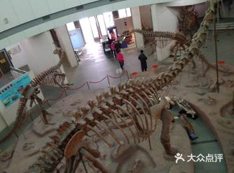 福州博物院是位于左海公园里面，去的那天太阳特别大