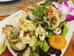 -Chom Cafe and Restaurant