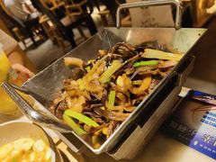 干锅牛肉鹿茸菇-弄堂里(滨江龙湖天街店)