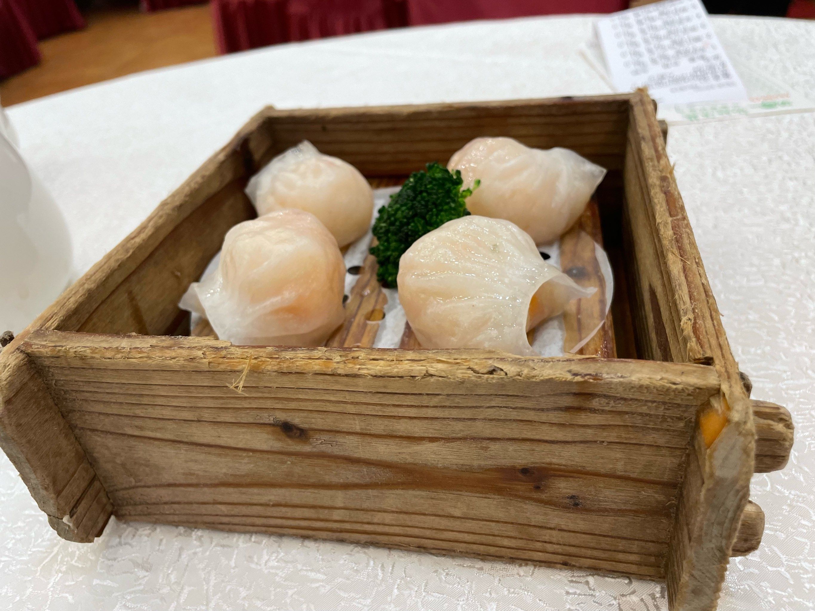 「龙的酒楼(近良路店)」吃的都是当地人