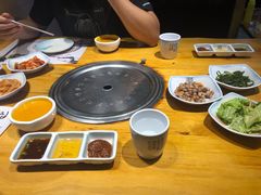 -唯成•韩国炭火烤肉 유성고기