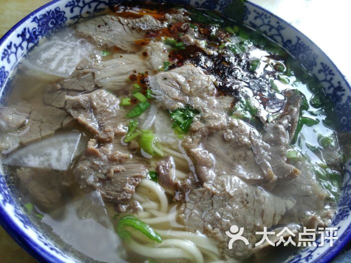 清真-中国兰州牛肉拉面加肉牛肉面图片 - 第3张